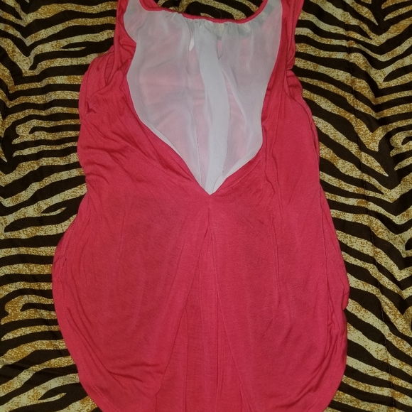 Beautiful comfy tank high-low top - Picture 2 of 5
